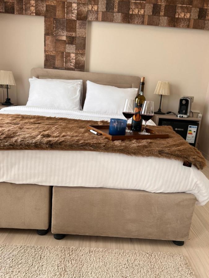 B. Equine Range Hotel Нарлидере Экстерьер фото