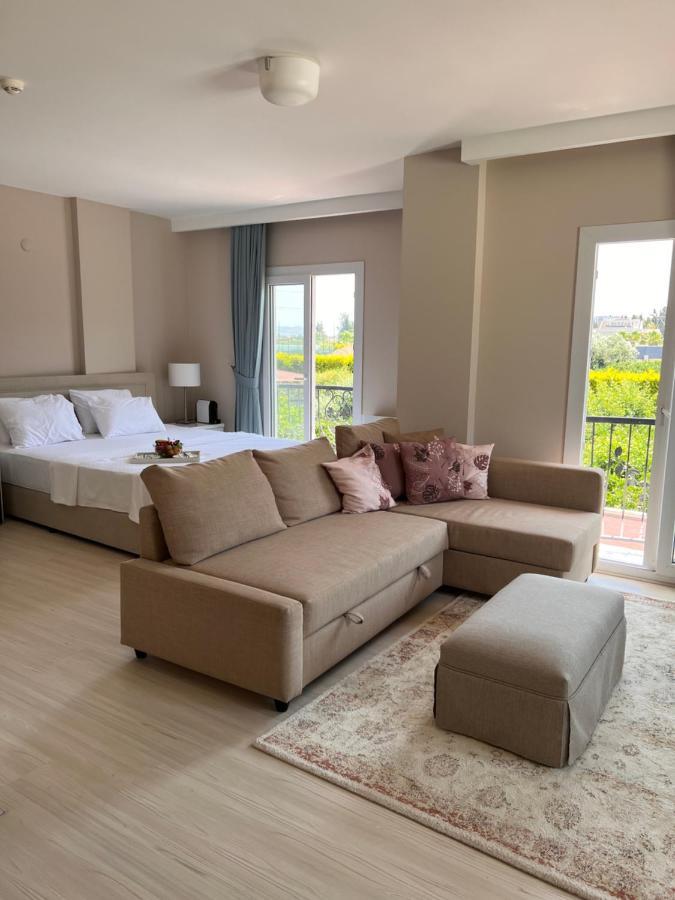 B. Equine Range Hotel Нарлидере Экстерьер фото